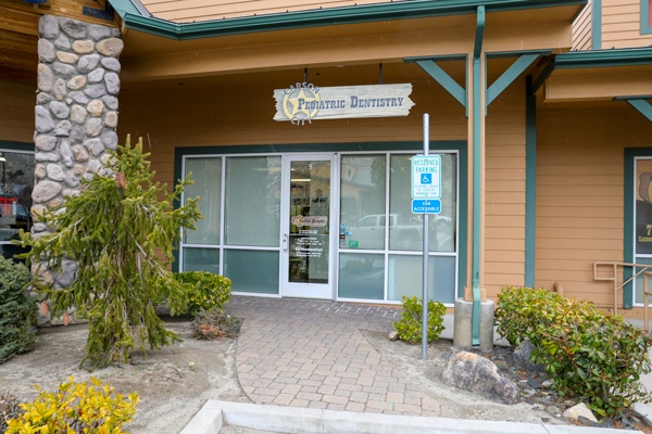 Entrance to pediatric dentistry office building